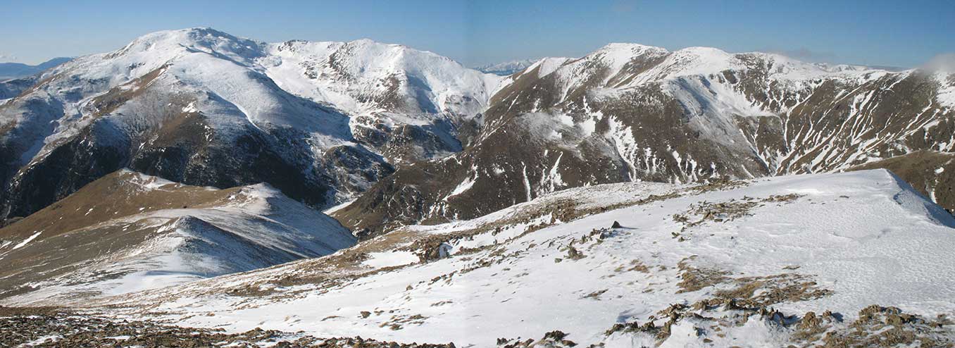 Panoràmica oest amb el Puigmal a l'esquerra