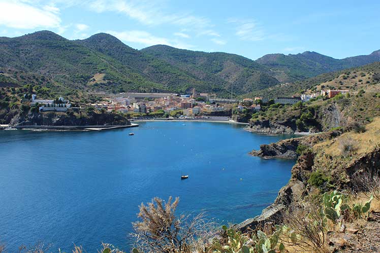 Vista de Portbou des del Puig de Cervera