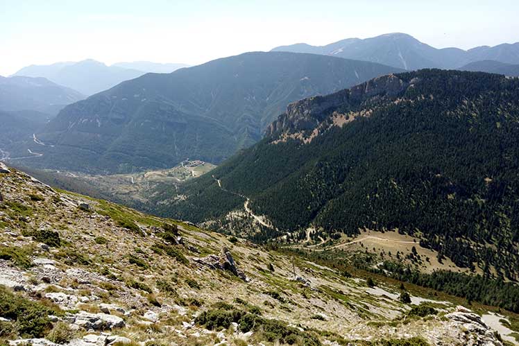 Vista a l'est des del camí de pujada