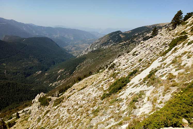 Vista a l'oest des del camí de pujada