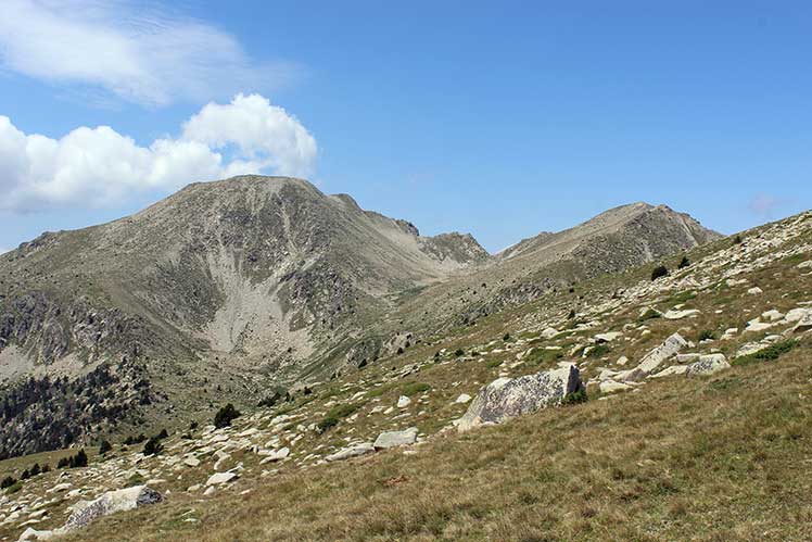 Vista del Tossal Bovinar a l'esquerra